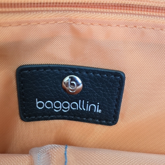 Baggallini Mendoza Convertible Backpack main image 4